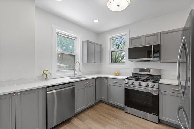 8952 Eastwood Rd, Pittsburgh, PA 15235