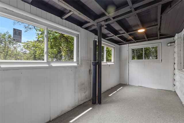 8952 Eastwood Rd, Pittsburgh, PA 15235