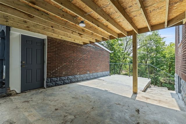 8952 Eastwood Rd, Pittsburgh, PA 15235