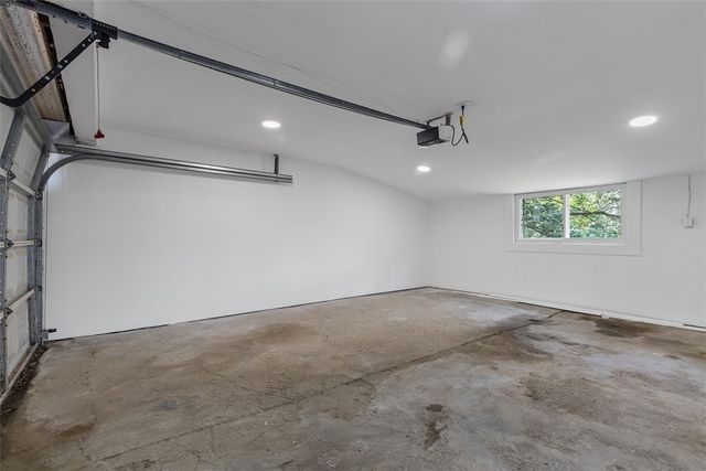 8952 Eastwood Rd, Pittsburgh, PA 15235