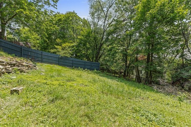 8952 Eastwood Rd, Pittsburgh, PA 15235