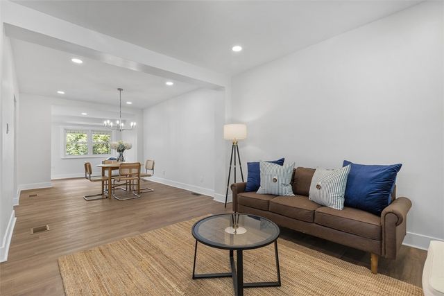 8952 Eastwood Rd, Pittsburgh, PA 15235