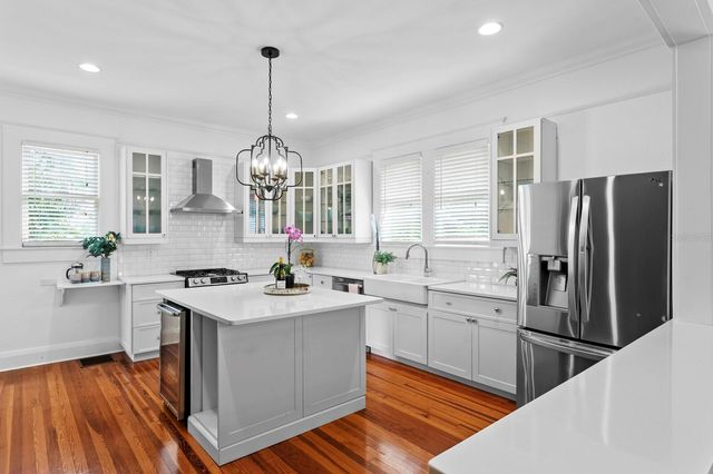 705 W WEST STREET, Tampa, FL 33602