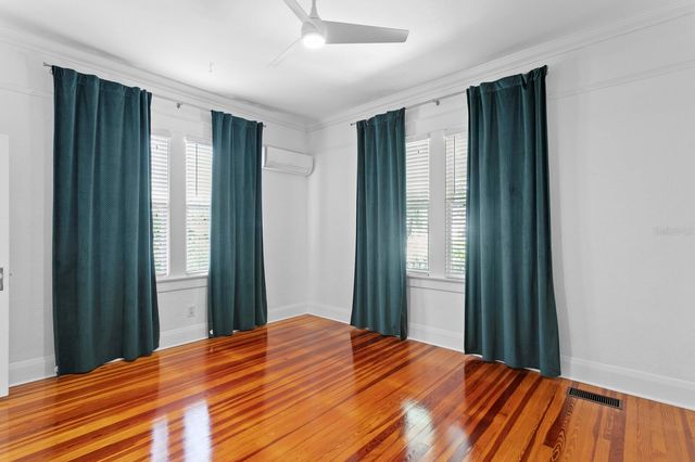 705 W WEST STREET, Tampa, FL 33602