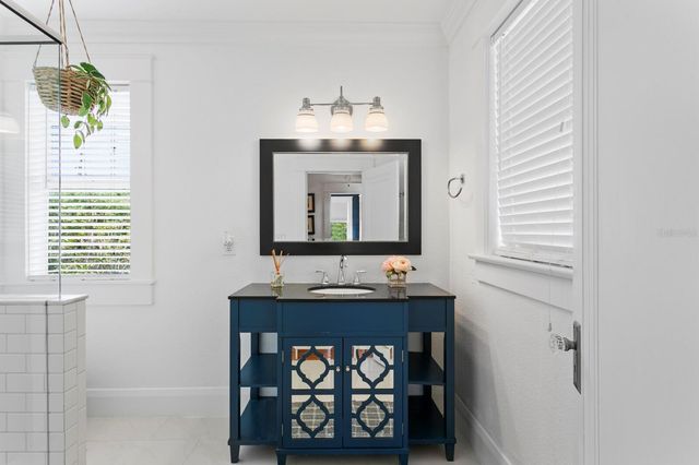 705 W WEST STREET, Tampa, FL 33602