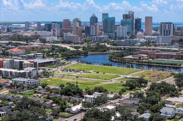 705 W WEST STREET, Tampa, FL 33602