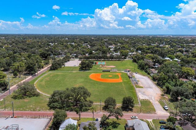 705 W WEST STREET, Tampa, FL 33602