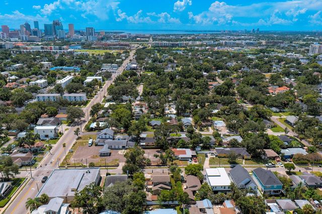 705 W WEST STREET, Tampa, FL 33602