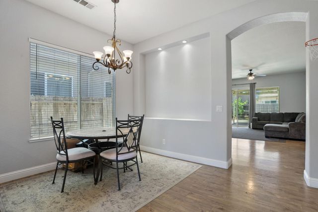 5239 Sire Ct, Riverbank, CA 95367