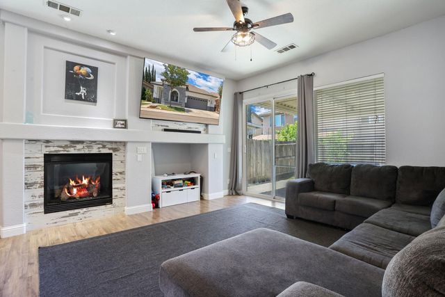 5239 Sire Ct, Riverbank, CA 95367