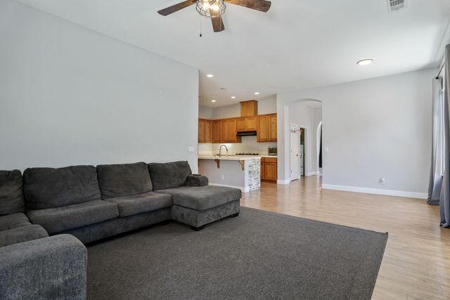 5239 Sire Ct, Riverbank, CA 95367