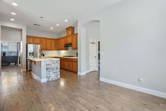 5239 Sire Ct, Riverbank, CA 95367