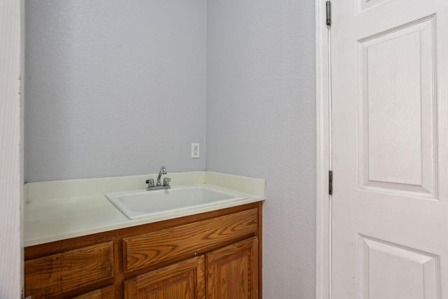 5239 Sire Ct, Riverbank, CA 95367