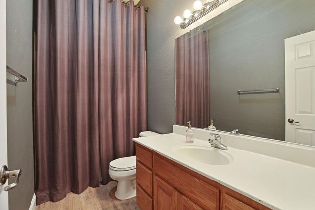 5239 Sire Ct, Riverbank, CA 95367