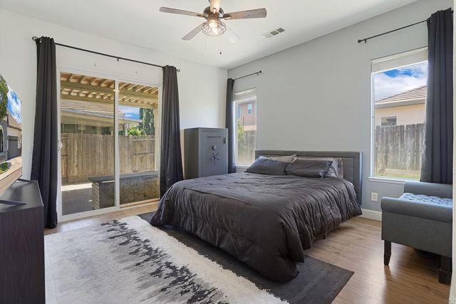 5239 Sire Ct, Riverbank, CA 95367