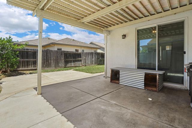 5239 Sire Ct, Riverbank, CA 95367