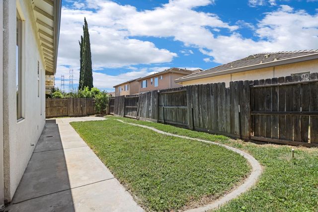 5239 Sire Ct, Riverbank, CA 95367