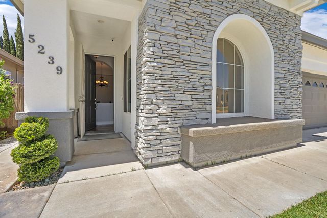 5239 Sire Ct, Riverbank, CA 95367