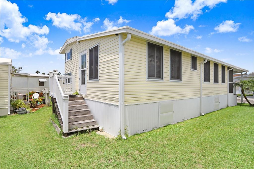 Image 21 of property listing at 3333 26TH AVENUE E 1104, Bradenton, FL 34208