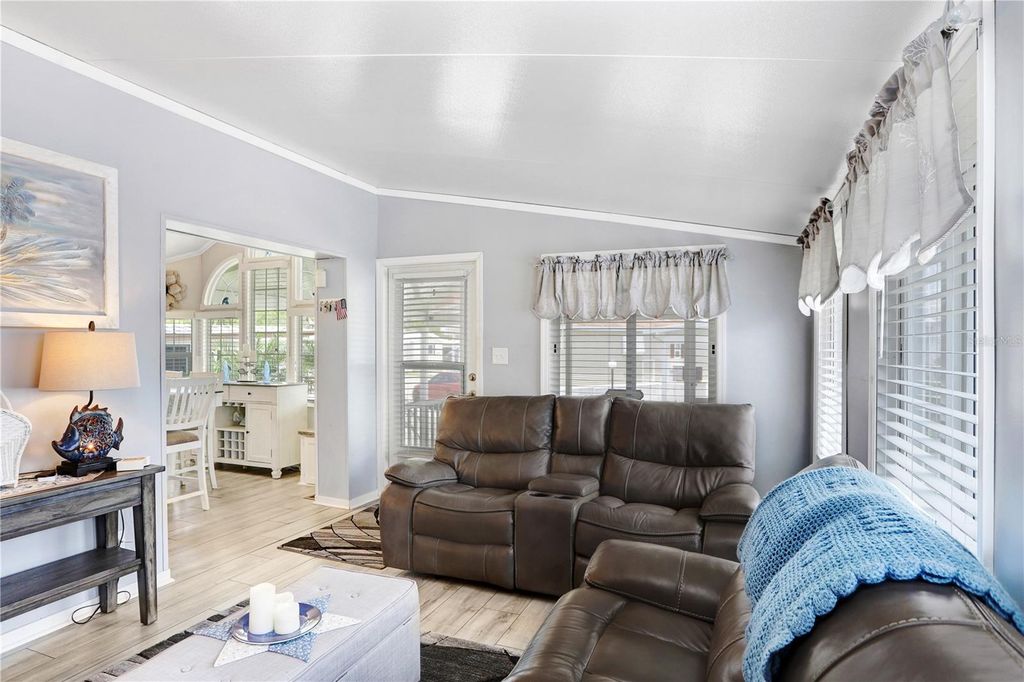 Image 7 of property listing at 3333 26TH AVENUE E 1104, Bradenton, FL 34208