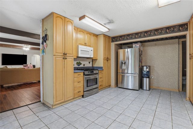 1517 Wiggins Road, Maypearl, TX 76064
