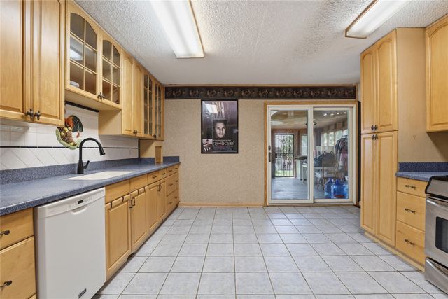 1517 Wiggins Road, Maypearl, TX 76064