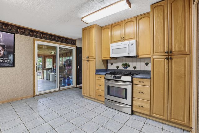 1517 Wiggins Road, Maypearl, TX 76064