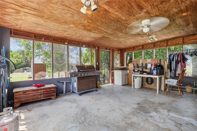 1517 Wiggins Road, Maypearl, TX 76064