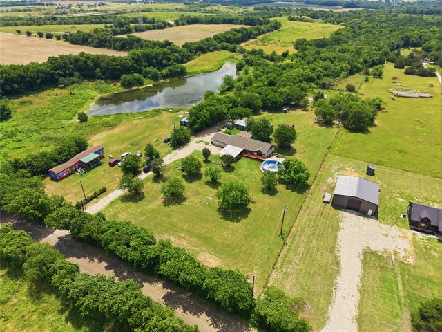 1517 Wiggins Road, Maypearl, TX 76064