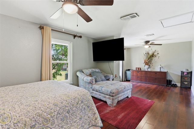 1517 Wiggins Road, Maypearl, TX 76064