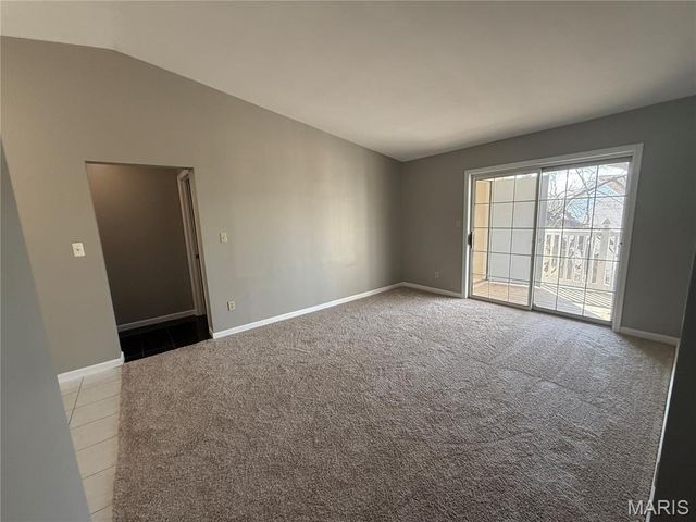 19 Berview Circle B, St Louis, MO 63129