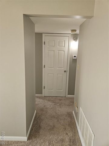 19 Berview Circle B, St Louis, MO 63129