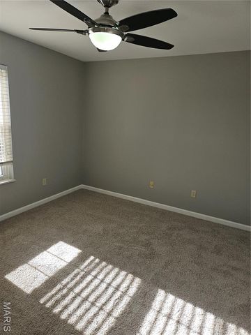 19 Berview Circle B, St Louis, MO 63129