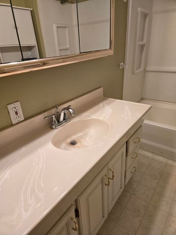 1200 S Keith Ave, Wichita, KS 67209