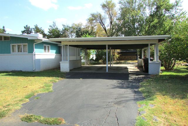 1200 S Keith Ave, Wichita, KS 67209