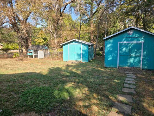 1200 S Keith Ave, Wichita, KS 67209