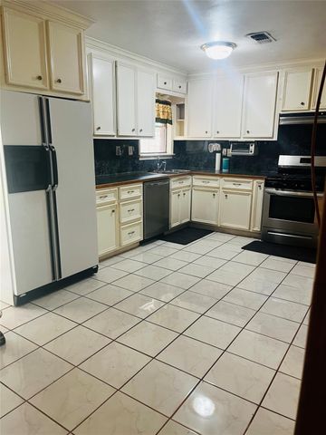 13421 Utica Street, Houston, TX 77015
