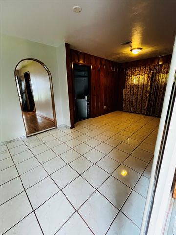 13421 Utica Street, Houston, TX 77015