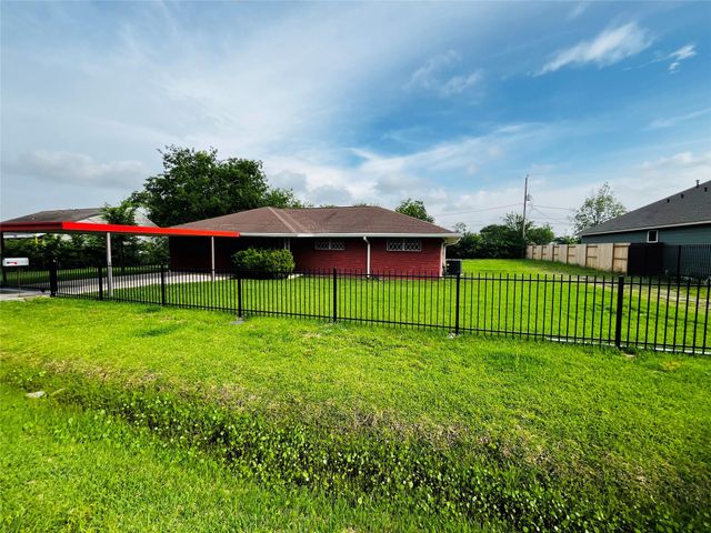 13421 Utica Street, Houston, TX 77015