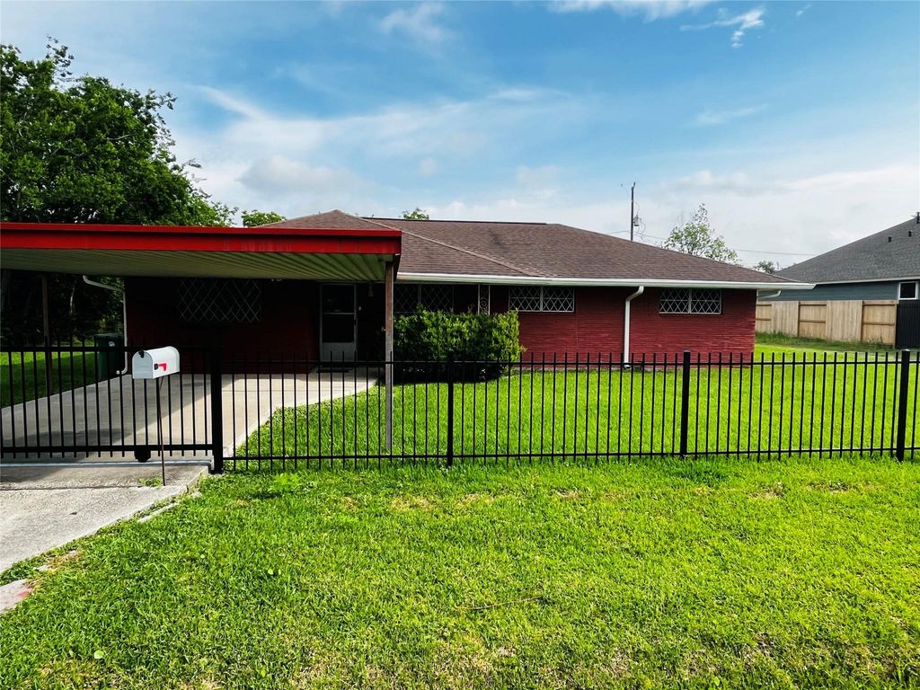13421 Utica Street, Houston, TX 77015