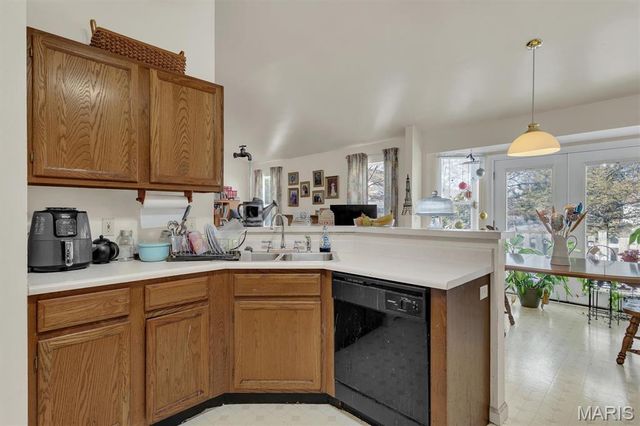 16328 Hampden Place, Florissant, MO 63034