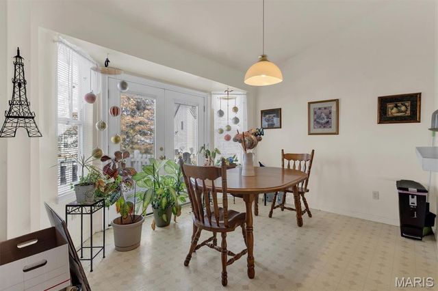 16328 Hampden Place, Florissant, MO 63034