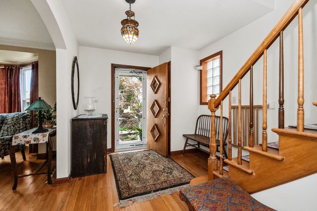 5706 N Mozart Street, Chicago, IL 60659