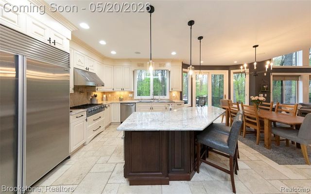 2157 Canterwood, Highland, MI 48357