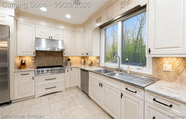 2157 Canterwood, Highland, MI 48357