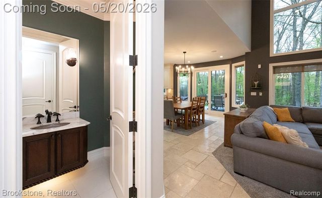 2157 Canterwood, Highland, MI 48357