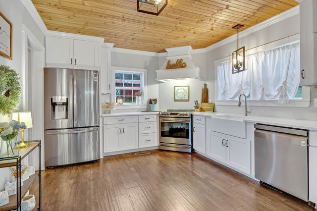 3132 Fishing Ford Rd, Petersburg, TN 37144