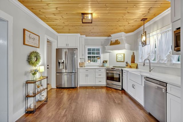 3132 Fishing Ford Rd, Petersburg, TN 37144