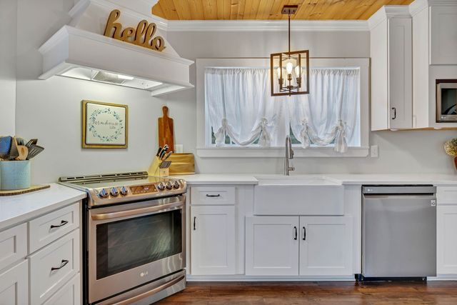 3132 Fishing Ford Rd, Petersburg, TN 37144