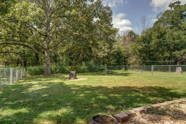 419 Rose Bush Drive, Marshfield, MO 65706